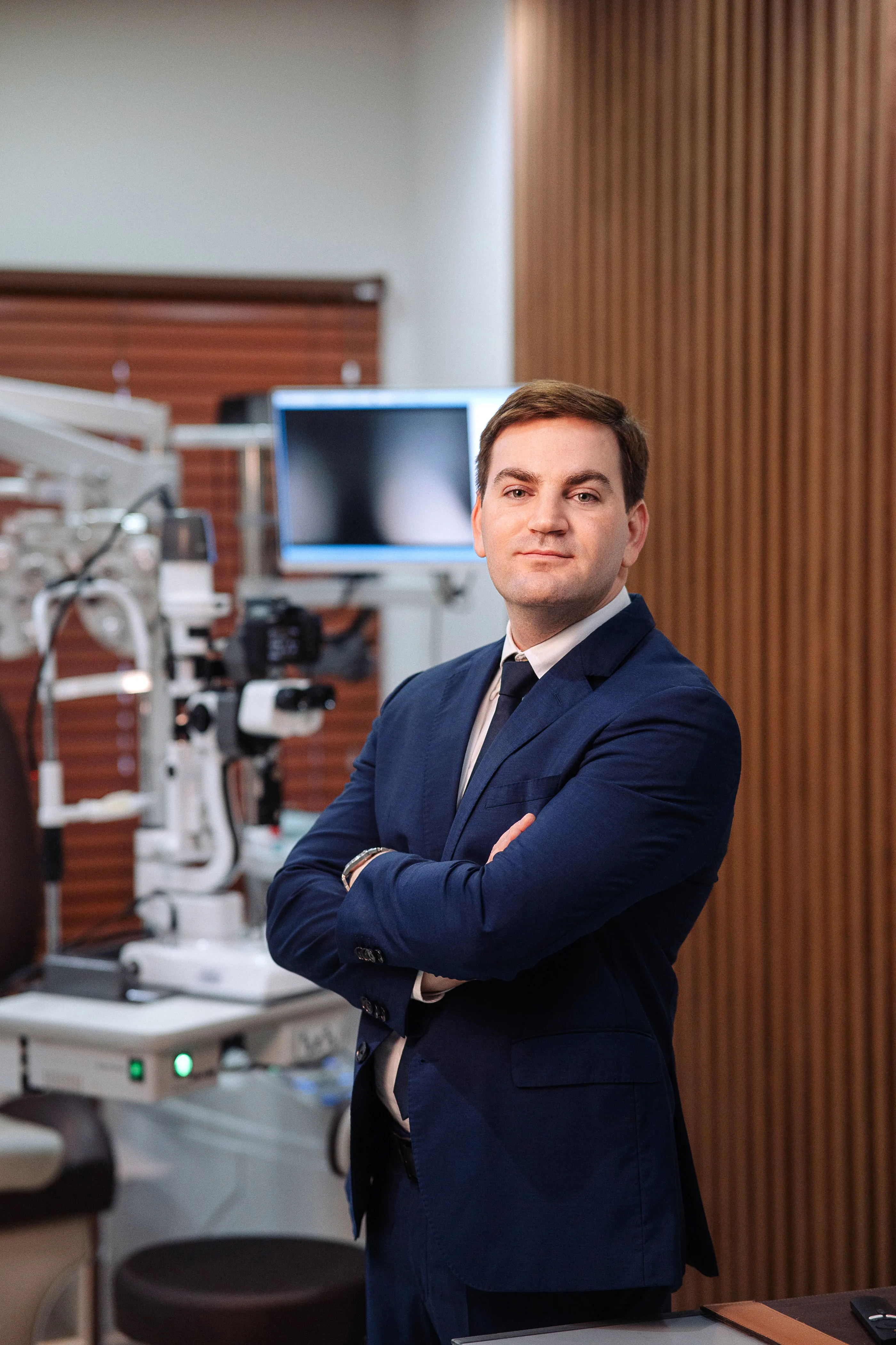 Dr. Daniel Guedes - Cirurgião Oftalmologista no Medical Prime Tambauzinho Dr. Daniel Guedes em atendimento e consulta cirúrgica no Edifício Medical Prime em João Pessoa
